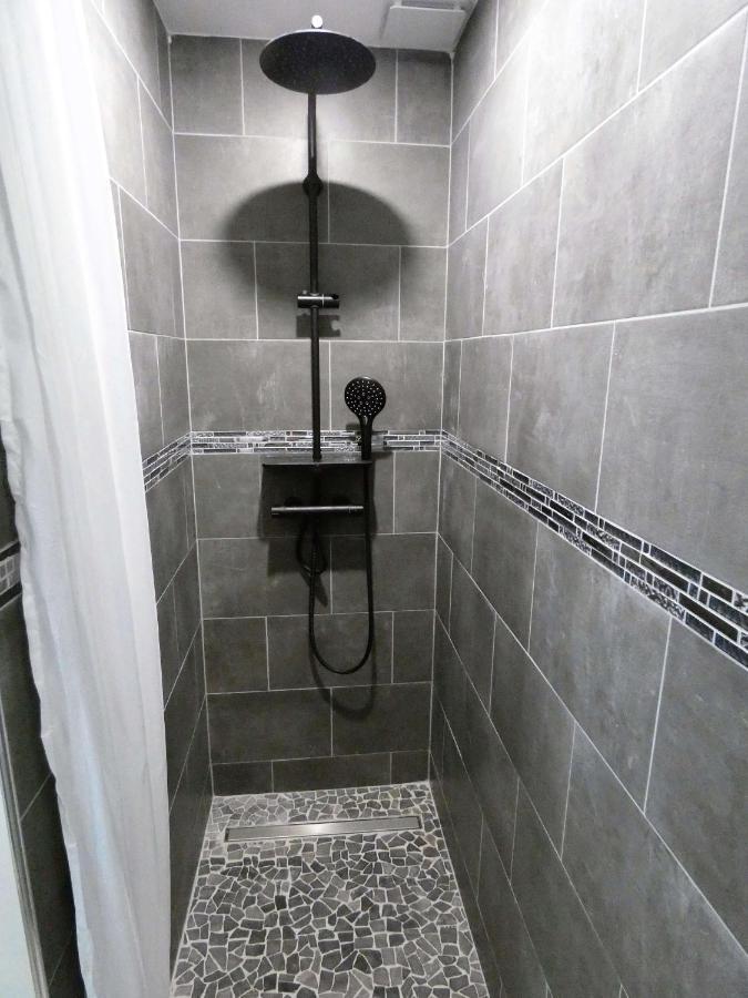 Proche Lac Du Salagou, Chambre Agreable Avec Salle D'Eau Et Wc Prive Lacoste  Exterior photo